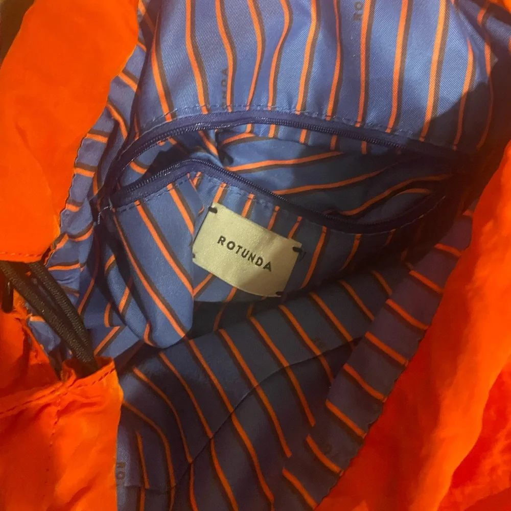 Rotunda Sant Hobo Bag - Picture 3 of 3